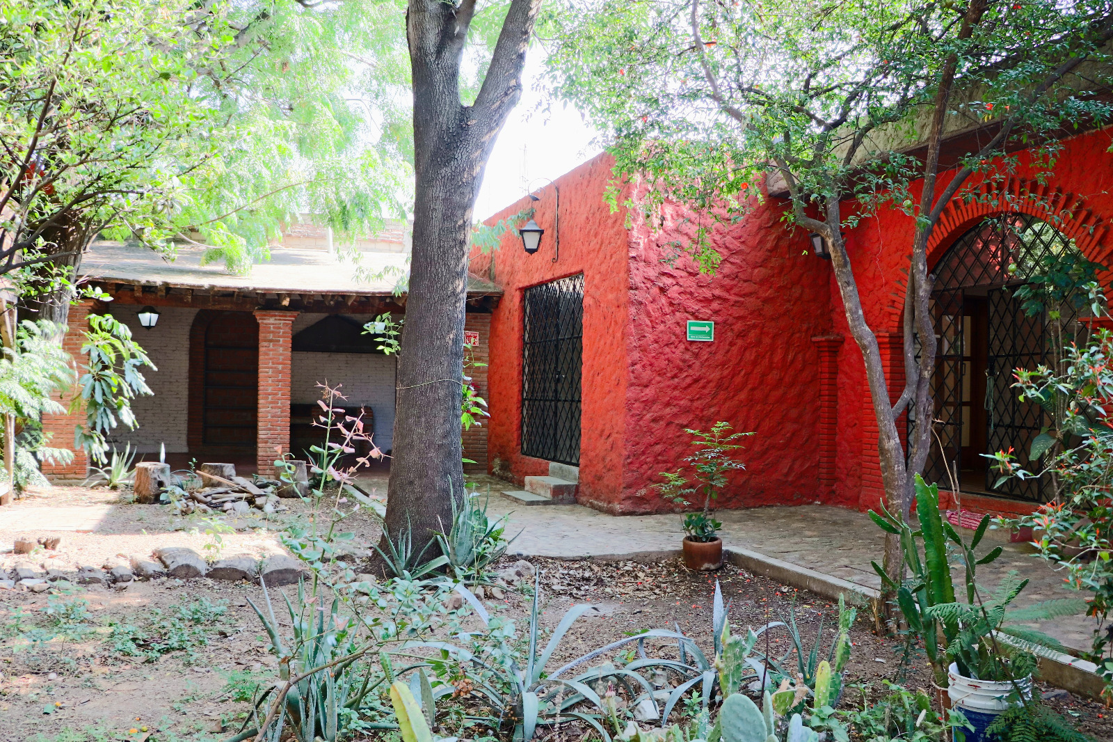 COMMERCIAL HOUSE FOR RENT IN BRENAMIEL OAXACA